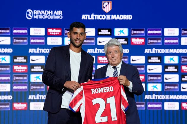 Atletico de Madrid s new player Cristian Cuti Romero. Atletico de Madrid s new player Cristian Cuti Romero (l) with the President Enrique Cerezo during his official presentation. August 20, 2026. (ALTERPHOTOS Acero) MadridSpain  Copyright: xAcerox