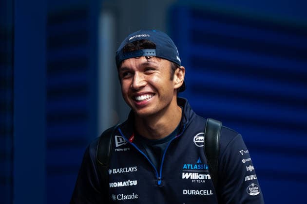 20.08.2026, NED, Motorsport, FIA Formel 1 Weltmeisterschaft, Media Day, Saison 2026, Circuit Zandvoort, Großer Preis der Niederlande Alexander Albon ( Atlassian Williams F1 Team, Thailand, 23 ) lacht, Zandvoort Mascot Circuit Zandvoort Holland Niederlande *** August 20, 2026, NED, Motorsports, FIA Formula 1 World Championship, Media Day, 2026 season, Circuit Zandvoort, Dutch Grand Prix, Alexander Albon, Atlassian Williams F1 Team, Thailand, 23 laughs, Zandvoort Mascot, Circuit Zandvoort, Holland, Netherlands Copyright: xNordphoto Memmlerx