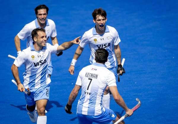 AMSTELVEEN - Tomas Domene of Argentina celebrates the 3-1 during the group stage match at the Hockey World Cup between New Zealand and Argentina at the Wagener Stadium. KOEN VAN WEEL ANP xVIxANPxSportx xxANPxIVx 565867155 originalFilename: 565867155.jpg