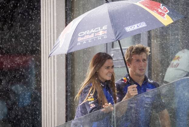 ZANDVOORT - Liam Lawson (r) (Red Bull Racing) at the Zandvoort Circuit ahead of the F1 Dutch Grand Prix. SANDER KONING ANP xVIxANPxSportx xxANPxIVx 565867672 originalFilename: 565867672.jpg