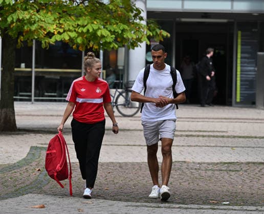 20.08.2026, xophax, Fussball 1.Bundesliga, 1.FC Koeln 1.FC Köln , Mediapark Köln. Ellyes Skhiri auf dem Weg zum Medizincheck in der Atos Mediapark Klinik in Köln . Köln *** August 20, 2026, xophax, Soccer, Bundesliga 1, 1. FC Köln, Mediapark Cologne: Ellyes Skhiri on his way to a medical exam at the Atos Mediapark Clinic in Cologne