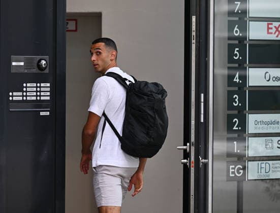 20.08.2026, xophax, Fussball 1.Bundesliga, 1.FC Koeln 1.FC Köln , Mediapark Köln. Ellyes Skhiri auf dem Weg zum Medizincheck in der Atos Mediapark Klinik in Köln . Köln *** August 20, 2026, xophax, Soccer, Bundesliga 1, 1. FC Köln, Mediapark Cologne: Ellyes Skhiri on his way to a medical exam at the Atos Mediapark Clinic in Cologne