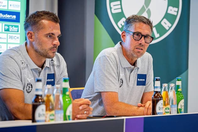 20.08.2026, xovx, Handball Opel Handball Bundesliga, HSG Wetzlar - Pressekonferenz zum Saisonauftakt 2026 2027 v.l. Sportdirektor Michael Allendorf (HSG Wetzlar), Geschäftsführer Björn Seipp (HSG Wetzlar) Wetzlar Buderus-Arena Hessen Deutschland (DE) *** August 20, 2026, xovx, Opel Handball Bundesliga, HSG Wetzlar press conference for the start of the 2026–2027 season; from left: Sports Director Michael Allendorf (HSG Wetzlar), Managing Director Björn Seipp (HSG Wetzlar), Wetzlar Buderus Arena, Hesse, Germany, DE