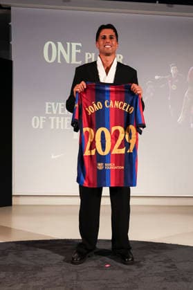 August 20, 2026, Barcelona, Barcelona, SPAIN: Joao Cancelo poses in his shirt after signing his new contract as a new FC Barcelona, Barca player during his presentation at Commercial Office on August 20 2026 in Barcelona, Spain. Barcelona SPAIN - ZUMAa181 20260820_zaa_a181_054 Copyright: xJavierxBorregox