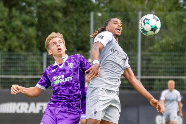 Ingolstadt, Deutschland 20. August 2026: Testspiel - 2026 2027 - FC Ingolstadt 04 gegen BSG Chemie Leipzig Im Bild: v. li. im Zweikampf Max Plath (FCI) Audi Sportpark Bayern *** Ingolstadt, Germany, August 20, 2026; Friendly Match 2026–2027: FC Ingolstadt 04 vs. BSG Chemie Leipzig; Pictured, from left, in a tackle: Max Plath, FCI, Audi Sportpark Bayern Copyright: xFotostandx xSchäferx