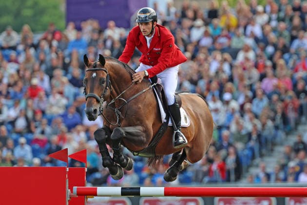 Richard Vogel (GER, Deutschland) mit Pferd United Touch S, aktueller Europameister und Sieger des Rolex Grand Prix von Aachen 2026 (CHIO Aachen), 0 Fehler, fehlerloser Ritt, Chance für das Einzel gewahrt, Mannschaftsgold im Blick , Springen, FEI Jumping World Championship, WM, Weltmeisterschaft , FEI Jumping World Championship Second Competition Team Final & Second Individual Qualifier, Mercedes-Benz Prize, Mercedes-Benz Prize, Einzel und Teamwertung, Jumping , AACHEN - FEI World Championships 2026, Weltfest des Pferdesports, Reitsport Weltmeisterschaft 2026, Aachen 2026, Welcome Home 2026, Aachener Soers, 11. bis 23. August 2026, Reitsport, 20.08.2026, Aachen Aachener Soers Deutschland *** Richard Vogel (GER), Germany, riding United Touch S, current European Champion and winner of the 2026 Rolex Grand Prix at CHIO Aachen, 0 faults, flawless ride, still in contention for the individual title, with his sights set on team gold, show jumping, FEI Jumping World Championship, FEI Jumping World Championship Second Competition Team Final Second Individual Qualifier, Mercedes-Benz Prize, Mercedes-Benz Prize, individual and team standings, Jumping, AACHEN FEI World Championships 2026, World Festival of Equestrian Sports, 2026 Equestrian World Championships, Aachen 2026, Welcome Home 2026, Aachen Soers, August 11–23, 2026, Equestrian Sports, August 20, 2026, Aachen Soers, Germany