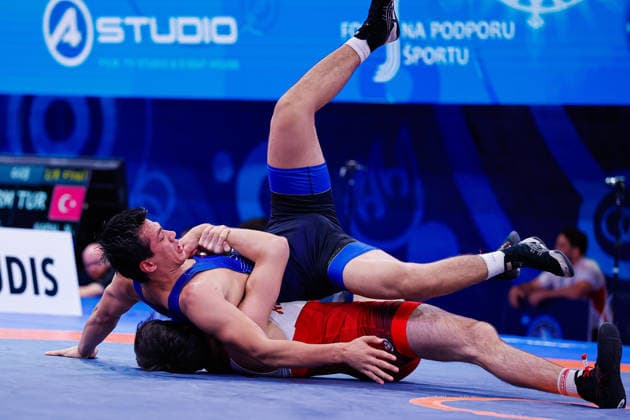 U20 World Championships 86kg FS - Akhmad Mukutov (RUS) df. Samidullo Alimzhanov (KGZ) *** U20 World Championships, 86 kg Freestyle: Akhmad Mukutov (RUS) defeated Samidullo Alimzhanov (KGZ) Copyright: xKostadinxAndonovx