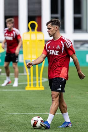 Training, 1.FC Köln, 20.08.2026 Thijs Dallinga (1. FC Köln, 27) beim Training Training, 1.FC Köln, 20.08.2026 DFL regulations prohibit any use of photographs as image sequences and or quasi video. *** Training, 1. FC Köln, August 20, 2026 Thijs Dallinga, 1. FC Köln, 27, during training Training, 1. FC Köln, August 20, 2026 DFL regulations prohibit any use of photographs as image sequences and or quasi-video Copyright: xBEAUTIFULxSPORTS Buriakovx