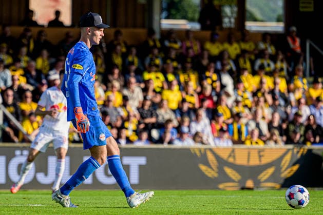 260820 Goalkeeper Christian Zawieschitzky of FC Red Bull Salzburg during the Europa League qualifying football match between Mjällby and FC Red Bull Salzburg on August 20, 2026 in Hällevik. Photo: Christoffer Borg Mattisson BILDBYRAN COP 261 CB0549 fotboll football soccer fotball uefa europa league europa league mjällby fc red bull salzburg bbeng *** August 20, 2026: Goalkeeper Christian Zawieschitzky of FC Red Bull Salzburg during the Europa League qualifying soccer match between Mjällby and FC Red Bull Salzburg on August 20, 2026 in Hällevik. Photo by Christoffer Borg Mattisson, BILDBYRAN COP 261 CB0549. soccer, football, UEFA Europa League, Mjällby, FC Red Bull Salzburg, bbeng  Copyright: CHRISTOFFERxBORGxMATTISSON BB260820CB028