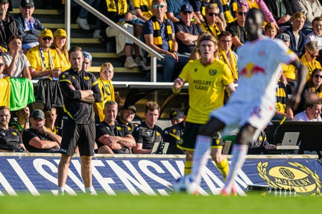 260820 Coach Karl Marius Aksum of Mjällby during the Europa League qualifying football match between Mjällby and FC Red Bull Salzburg on August 20, 2026 in Hällevik. Photo: Christoffer Borg Mattisson BILDBYRAN COP 261 CB0549 fotboll football soccer fotball uefa europa league europa league mjällby fc red bull salzburg bbeng *** August 20, 2026: Coach Karl Marius Aksum of Mjällby during the Europa League qualifying soccer match between Mjällby and FC Red Bull Salzburg on August 20, 2026 in Hällevik. Photo by Christoffer Borg Mattisson, BILDBYRAN COP 261 CB0549 soccer football fotball UEFA Europa League Europa League Mjällby FC Red Bull Salzburg bbeng  Copyright: CHRISTOFFERxBORGxMATTISSON BB260820CB032