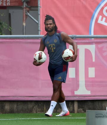 20.08.2026, FC Bayern Training, FCB Campus Muenchen, Fussball, Muenchen, im Bild: Serge Gnabry (FC Bayern Muenchen) *** August 20, 2026, FC Bayern Training, FCB Campus Munich, Soccer, Sports, Munich, Pictured: Serge Gnabry, FC Bayern Munich
