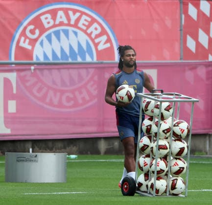 20.08.2026, FC Bayern Training, FCB Campus Muenchen, Fussball, Muenchen, im Bild: Serge Gnabry (FC Bayern Muenchen) *** August 20, 2026, FC Bayern Training, FCB Campus Munich, Soccer, Sports, Munich, Pictured: Serge Gnabry, FC Bayern Munich