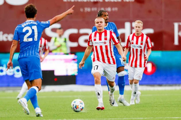 Conference Leauge menn, play-off 2026: Tromso - Brighton Tromso 20260820. Tromsos Isak Dahlqvist mot Brightons Olivier Boscagli under playoff-kampen i Conference League-kvalifiseringen i fotball mellom Tromso og Brighton pa Romssa Arena. Foto: Rune Stoltz Bertinussen NTB Tromso Norge EDITORIAL USE ONLY. RESTRICTED USE FOR BETTING COMPANIES Ref:_SPOZDPhBCmAz9c.jpg *** Conference League Men, 2026 Playoffs: Tromsø vs. Brighton, Tromsø, August 20, 2026. Tromsø’s Isak Dahlqvist faces Brighton’s Olivier Boscagli during the playoff match in the Conference League soccer qualifier between Tromsø and Brighton at Romssa Arena. Photo by Rune Stoltz Bertinussen, NTB Tromso Norway EDITORIAL USE ONLY RESTRICTED USE FOR BETTING COMPANIES  Copyright: xRunexStoltzxBertinussenx xNTBx