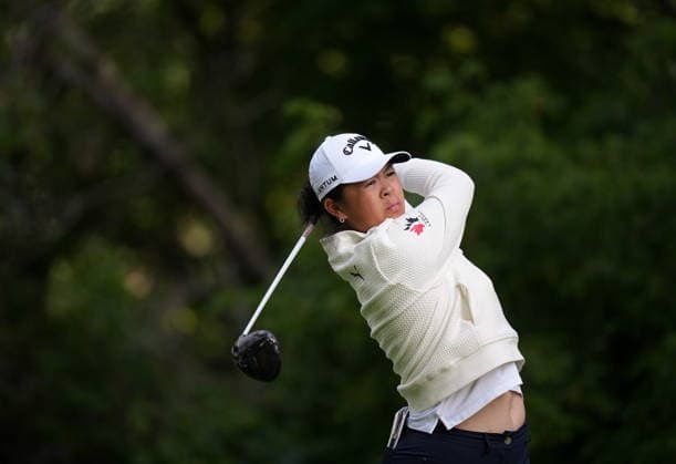 August 20, 2026, Edmonton, Ab, CANADA: Canada s Anna Huang, of Vancouver, watches her tee shot on the 15th hole during the first round at the CPKC Canadian Women s Open LPGA, Golf Damen golf tournament in Edmonton on Thursday, August 20, 2026. Canada News - August 20, 2026  - ZUMAc35_ 20260820_zaf_c35_009 Copyright: xDarrylxDyckx