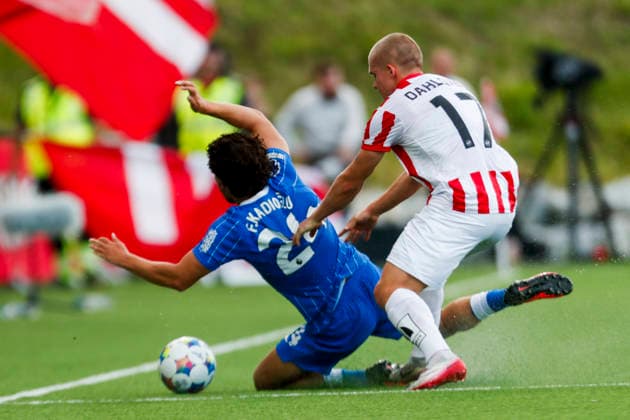 Conference Leauge menn, play-off 2026: Tromso - Brighton Tromso 20260820. Brightons Ferdi Kadioglu og Tromsos Isak Dahlqvist under playoff-kampen i Conference League-kvalifiseringen i fotball mellom Tromso og Brighton pa Romssa Arena. Foto: Rune Stoltz Bertinussen NTB Tromso Norge EDITORIAL USE ONLY. RESTRICTED USE FOR BETTING COMPANIES Ref:_SPObRodp_9O0cU.jpg *** Conference League Men, 2026 Playoffs: Tromsø vs. Brighton, Tromsø, August 20, 2026. Brighton’s Ferdi Kadioglu and Tromsø’s Isak Dahlqvist during the playoff match in the Conference League soccer qualifiers between Tromsø and Brighton at Romssa Arena. Photo by Rune Stoltz Bertinussen, NTB TTromsø, Norway EDITORIAL USE ONLY RESTRICTED USE FOR BETTING COMPANIES  Copyright: xRunexStoltzxBertinussenx xNTBx