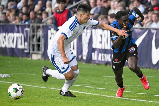 LKS 20260820 Copenhagen s Junnosuke Suzuki (L) blocks Turku s Clinton Jephta ball during the football UEFA Conference League match FC Inter of Turku vs. FC Kobenhavn of Copenhagen in Turku, Finland on Thursday, 20th August, 2026. - MARKKU ULANDER Turku Finland sTxWPWiSmZ8  Copyright: xMarkkuxUlanderx sTxWPWiSmZ8