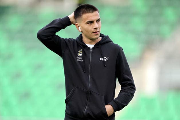 UEFA Europa Conference League Play-off First Leg, Tallaght Stadium, Dublin 20 8 2026 Shamrock Rovers vs KuPS KuPS Valentin Gasc inspects the pitch before the game Valentin Gasc inspects the pitch before the game 20 8 2026  Copyright: xLaszloxGeczox LG_20-08-2026_023929