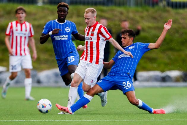 Conference Leauge menn, play-off 2026: Tromso - Brighton Tromso 20260820. Brightons Ibrahim Osman, Tromsos David Edvardsson og Brightons Yasin Ayari under playoff-kampen i Conference League-kvalifiseringen i fotball mellom Tromso og Brighton pa Romssa Arena. Foto: Rune Stoltz Bertinussen NTB Tromso Norge EDITORIAL USE ONLY. RESTRICTED USE FOR BETTING COMPANIES Ref:_SPOAlExhWmJVDg.jpg *** Conference League Men, Playoffs 2026: Tromsø vs. Brighton, Tromsø, August 20, 2026. Brighton’s Ibrahim Osman, Tromsø’s David Edvardsson, and Brighton’s Yasin Ayari during the playoff match in the Conference League soccer qualifiers between Tromsø and Brighton at Romssa Arena. Photo: Rune Stoltz Bertinussen, NTB, Tromsø, Norway. EDITORIAL USE ONLY. RESTRICTED USE FOR BETTING COMPANIES.  Copyright: xRunexStoltzxBertinussenx xNTBx