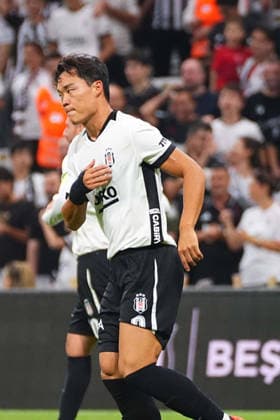 ISTANBUL, TURKEY - AUGUST 20 : Heyeon-Gyu Oh (9) of Besiktas celebrates after scoring the first goal of his team during the UEFA Europa League 2026 27 Play-off round first leg match between Besiktas JK and Kauno Zalgiris at Tupras Stadium on August 20, 2026 in Istanbul, Turkey. Istanbul Turkey Copyright: xSeskimPhotox Besiktas-KaunoZalg-2008 (52)