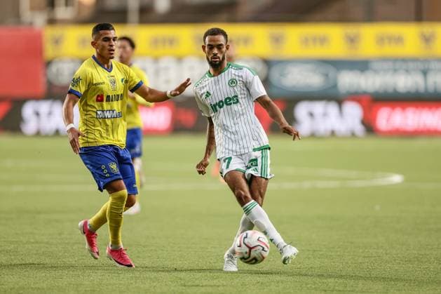 STVV s Ilias Sebaoui and Omonoia s Jaden Montnor fight for the ball during a soccer game between Belgian Sint-Truidense V.V. and Cypriot AC Omonoia Nicosia, Thursday 20 August 2026 in Sint-Truiden, the first leg of the play-off round for the UEFA Europa League league phase. BRUNOxFAHY  x183846698x