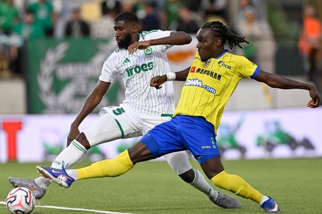 Sint-Truidense VV v Omonia Nicosia AC - UEFA Europa League SINT-TRUIDEN, BELGIUM - AUGUST 20 : Soelle Soelle Frederic forward of Sint-Truidense VV and Duverne Jean-Kevin defender of Omonia Nicosia AC during the UEFA Europa League 2026 27 play-off round first leg between Sint-Truidense VV and Omonia Nicosia AC on August 20, 2026 in Sint-Truiden, Belgium, 20 08 2026 Sint-Truiden Belgium  Copyright: xDhax
