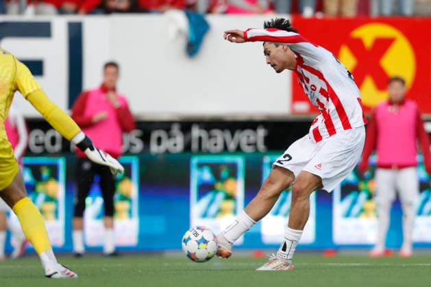Conference Leauge menn, play-off 2026: Tromso - Brighton Tromso 20260820. Tromsos Heine Asen Larsen under playoff-kampen i Conference League-kvalifiseringen i fotball mellom Tromso og Brighton pa Romssa Arena. Foto: Rune Stoltz Bertinussen NTB Tromso Norge EDITORIAL USE ONLY. RESTRICTED USE FOR BETTING COMPANIES Ref:_SPOabT-F1RFuds.jpg *** Conference League Men, 2026 Playoffs: Tromsø vs. Brighton, Tromsø, August 20, 2026. Tromsø’s Heine Asen Larsen during the playoff match in the Conference League soccer qualifiers between Tromsø and Brighton at Romssa Arena. Photo by Rune Stoltz Bertinussen, NTB, Tromsø, Norway. EDITORIAL USE ONLY RESTRICTED USE FOR BETTING COMPANIES  Copyright: xRunexStoltzxBertinussenx xNTBx