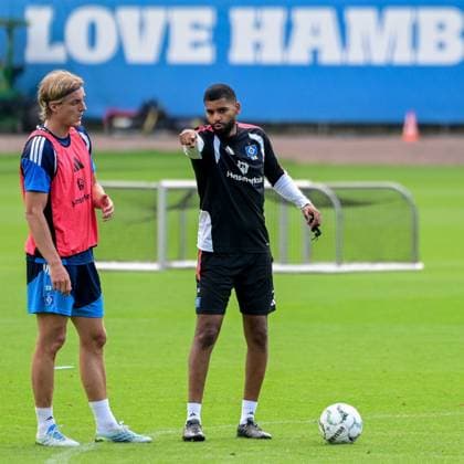 Neuzugang Sebastiaan Bornauw Richard Krohn Co - Trainer ( HSV ) Deutschland , Hamburg , Volksparkstadion Trainingsgelände , Fussball , 1. Bundesliga , Training des Hamburger SV *** New Signing Sebastiaan Bornauw Richard Krohn Assistant Coach HSV Germany, Hamburg, Volksparkstadion Training Facility, Soccer, Bundesliga 1, Hamburger SV Training