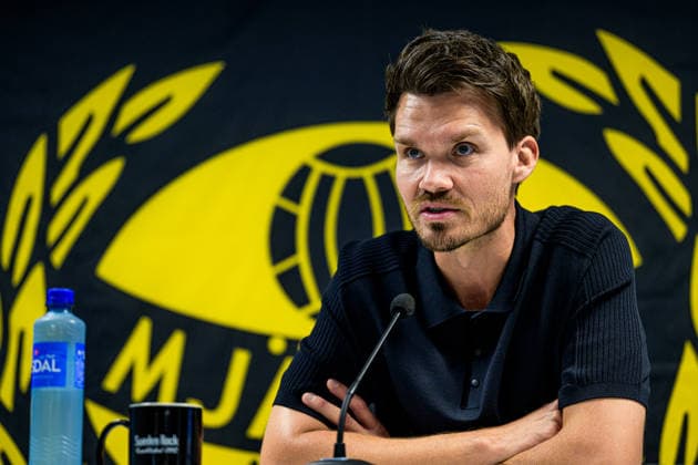 260820 Coach head Danny Röhl of FC Red Bull Salzburg at the press conference, PK, Pressekonferenz after the Europa League qualifying football match between Mjällby and FC Red Bull Salzburg on August 20, 2026 in Hällevik. Photo: Christoffer Borg Mattisson BILDBYRAN COP 261 CB0549 fotboll football soccer fotball uefa europa league europa league mjällby fc red bull salzburg bbeng *** August 20, 2026: FC Red Bull Salzburg head coach Danny Röhl at the press conference following the Europa League qualifying soccer match between Mjällby and FC Red Bull Salzburg on August 20, 2026 in Hällevik. Photo by Christoffer Borg Mattisson, BILDBYRAN COP 261 CB0549. soccer, football, UEFA Europa League, Mjällby, FC Red Bull Salzburg, bbeng  Copyright: CHRISTOFFERxBORGxMATTISSON BB260820CB129