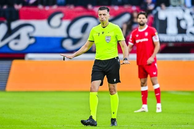 ENSCHEDE , 20 08-2026 , Stadium Grolsch Veste , season 2026 2027 , UEFA Conference League play-off football , match between FC Twente and FK Qarabag , picture shows referee Juxhin Xhaja Twente - Qarabag  x205876124x Copyright: