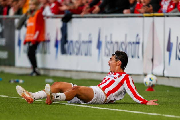 Conference Leauge menn, play-off 2026: Tromso - Brighton Tromso 20260820. Tromsos Heine Asen Larsen under playoff-kampen i Conference League-kvalifiseringen i fotball mellom Tromso og Brighton pa Romssa Arena. Foto: Rune Stoltz Bertinussen NTB Tromso Norge EDITORIAL USE ONLY. RESTRICTED USE FOR BETTING COMPANIES Ref:_SPOrsErnIvG5jU.jpg *** Conference League Men, 2026 Playoffs: Tromsø vs. Brighton, Tromsø, August 20, 2026. Tromsø’s Heine Asen Larsen during the playoff match in the Conference League soccer qualifiers between Tromsø and Brighton at Romssa Arena. Photo by Rune Stoltz Bertinussen, NTB, Tromsø, Norway. EDITORIAL USE ONLY RESTRICTED USE FOR BETTING COMPANIES  Copyright: xRunexStoltzxBertinussenx xNTBx