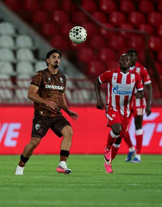 Crvena Zvezda v Viktoria Plzen, UEFA Europa League, play-offs, 1st leg Season 2026 2027 Belgrade, Serbia. 20th August, 2026. Viktoria s Merchas Doski and Crvena Zvezda s Osman Bukari during the UEFA Europa League play-offs, 1st leg football match between Crvena Zvezda (Red Star) and Viktoria Plzen at the Rajko Mitic Stadium on August 20, 2026 in Belgrade, Serbia. Belgrade Serbia Copyright: xPedjaxMilosavljevicx x