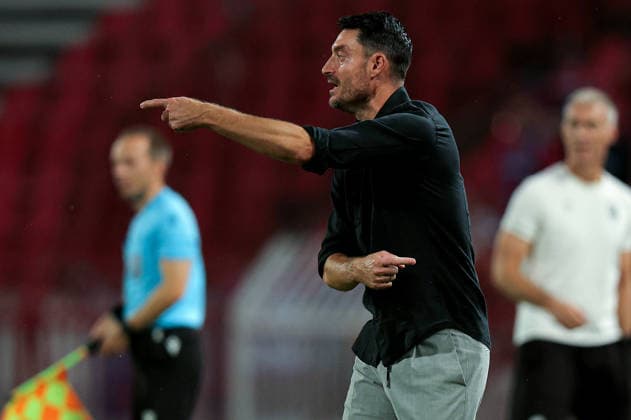 Crvena Zvezda v Viktoria Plzen, UEFA Europa League, play-offs, 1st leg Season 2026 2027 Belgrade, Serbia. 20th August, 2026. Crvena Zvezda s head coach Albert Riera during the UEFA Europa League play-offs, 1st leg football match between Crvena Zvezda (Red Star) and Viktoria Plzen at the Rajko Mitic Stadium on August 20, 2026 in Belgrade, Serbia. Belgrade Serbia Copyright: xPedjaxMilosavljevicx x