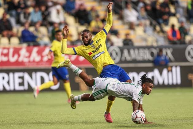 STVV s Abdoulaye Sissako and Omonoia s Ewandro Costa fight for the ball during a soccer game between Belgian Sint-Truidense V.V. and Cypriot AC Omonoia Nicosia, Thursday 20 August 2026 in Sint-Truiden, the first leg of the play-off round for the UEFA Europa League league phase. BRUNOxFAHY  x183848928x