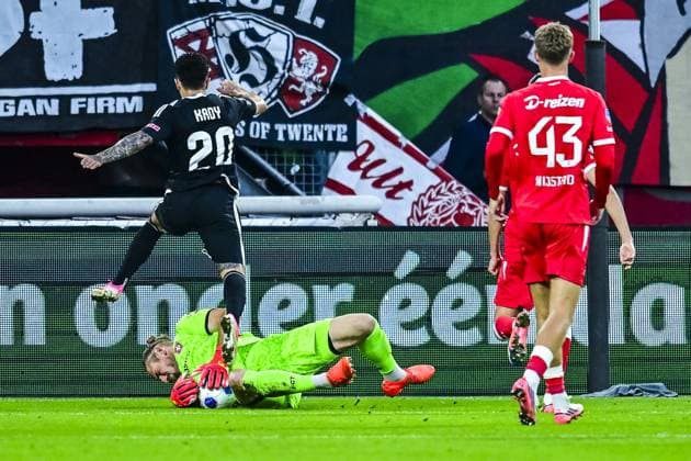 ENSCHEDE , 20 08-2026 , Stadium Grolsch Veste , season 2026 2027 , UEFA Conference League play-off football , match between FC Twente and FK Qarabag , picture shows Twente goalkeeper Lars Unnerstall , Qarabag player Kady Twente - Qarabag  x205876378x Copyright: