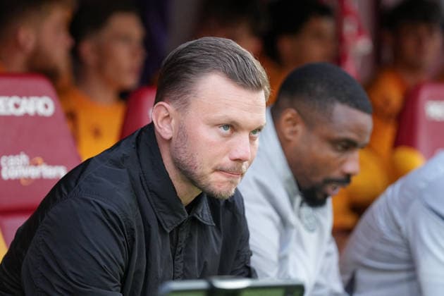 Alfred Johansson (Motherwell FC, Cheftrainer) , Schottland, Fussball, UEFA Conference League, Play-offs, Hinspiel, 2026 2027, Motherwell FC vs. SC Freiburg, 20.08.2026, Fir Park Stadium, Motherwell Motherwell Fir Park Stadium North Lanarkshire Schottland *** Alfred Johansson, Motherwell FC, Head Coach, Scotland, Soccer, UEFA Conference League, Playoffs, First Leg, 2026–2027, Motherwell FC vs. SC Freiburg, August 20, 2026, Fir Park Stadium, Motherwell, Fir Park Stadium, North Lanarkshire, Scotland Copyright: xArnexAmbergx