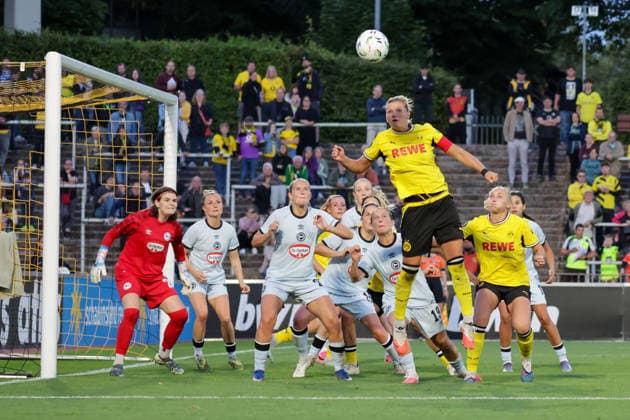 20.08.2026, xgrfx, Fussball Frauen Regionalliga West, Borussia Dortmund - Arminia Bielefeld v.l. Tor, Alexandra Popp zum 2:0 (Borussia Dortmund) Dortmund *** August 20, 2026, xgrfx, Women s Regional League West, Borussia Dortmund vs. Arminia Bielefeld, Goal: Alexandra Popp makes it 2–0 for Borussia Dortmund
