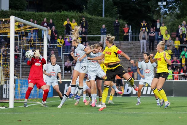 20.08.2026, xgrfx, Fussball Frauen Regionalliga West, Borussia Dortmund - Arminia Bielefeld v.l. Tor, Alexandra Popp zum 2:0 (Borussia Dortmund) Dortmund *** August 20, 2026, xgrfx, Women s Regional League West, Borussia Dortmund vs. Arminia Bielefeld, Goal: Alexandra Popp makes it 2–0 for Borussia Dortmund