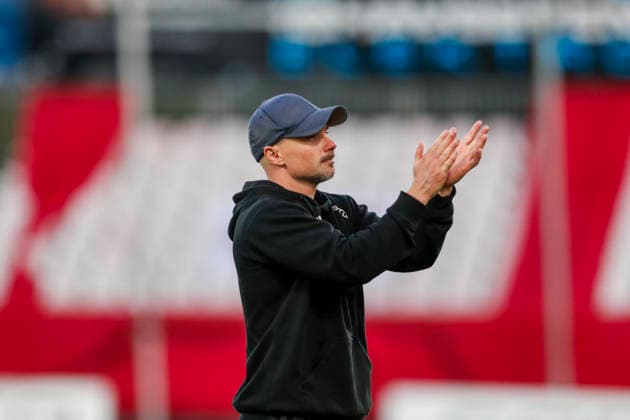 Conference Leauge menn, play-off 2026: Tromso - Brighton Tromso 20260820. Tromsos trener Jorgen Vik etter playoff-kampen i Conference League-kvalifiseringen i fotball mellom Tromso og Brighton pa Romssa Arena. Foto: Rune Stoltz Bertinussen NTB Tromso Norge EDITORIAL USE ONLY. RESTRICTED USE FOR BETTING COMPANIES Ref:_SPOCie08eLZHBw.jpg *** Conference League Men, 2026 Conference League Playoffs: Tromsø vs. Brighton, August 20, 2026. Tromsø coach Jørgen Vik after the playoff match in the Conference League soccer qualifiers between Tromsø and Brighton at Romssa Arena. Photo by Rune Stoltz Bertinussen, NTB, Tromsø, Norway. EDITORIAL USE ONLY RESTRICTED USE FOR BETTING COMPANIES  Copyright: xRunexStoltzxBertinussenx xNTBx