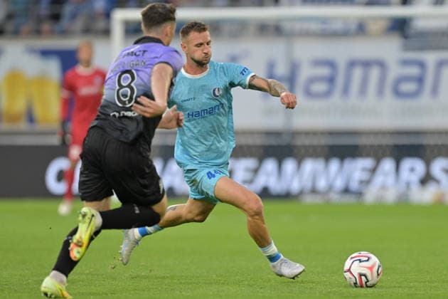 260820 AA Gent vs Hibernian Siebe Van Der Heyden (44) of AA Gent pictured pictured during the Play off round - first leg in the 2026-2027 Uefa Conference League season between AA Gent and Hibernian FC from Scotland on August 20 , 2026 in Gent, Belgium. (Photo by David Catry Isosport) Gent Belgium  Copyright: xDavidxCatryx 20260820DC2_5390