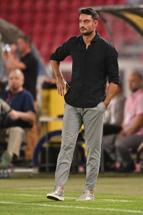 CRVENA ZVEZDA vs VIKTORIA PLZEN ALBERT RIERA Albert Rijera coach football Crvena zvezda vs Viktoria Plzen UEFA Europa league qualifications match at Rajko Mitic stadium , Belgrade 20.08.2026 Foto: FOOTBALL, UEFA EUROPA LEAGUE QUALIFICATIONS, CRVENA ZVEZDA, RED STAR, VIKTORIA PLZEN Belgrade Rajko Mitic stadium Serbia Copyright: xMarkoxMetlas xMNxPressx