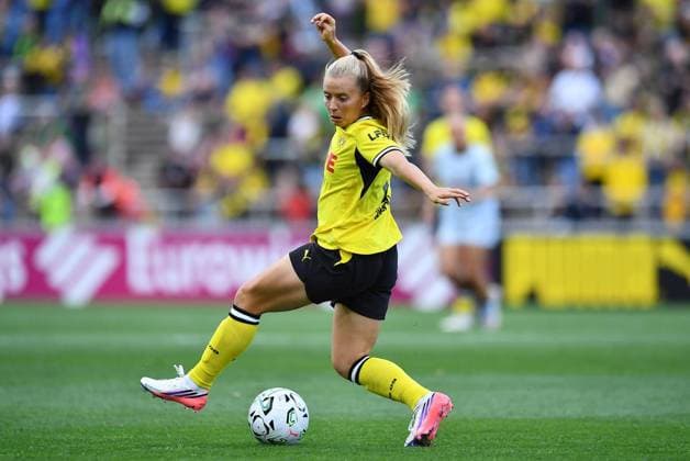 Borussia Dortmund - Arminia Bielefeld ** NUR FÜR REDAKTIONELLE ZWECKE ** EDITORIAL USE ONLY **<p>Fußball Frauen Regionalliga West 1. SPIELTAG: Borussia Dortmund - Arminia Bielefeld am 20.08.2026 im Stadion Rote Erde in Dortmund Ricarda Walkling ( Borussia Dortmund ) Deutschland Nordrhein Westfalen Dortmund Copyright: ThorstenxTillmann *** Borussia Dortmund vs. Arminia Bielefeld ** FOR EDITORIAL USE ONLY ** EDITORIAL USE ONLY ** Women s Soccer, Regionalliga West 1, Matchday: Borussia Dortmund vs. Arminia Bielefeld on August 20, 2026, at Rote Erde Stadium in Dortmund. Ricarda Walkling, Borussia Dortmund, Germany, North Rhine-Westphalia, Dortmund. Copyright ThorstenxTillmann Copyright: ThorstenxTillmann doc878tj4w8hj7cw0u21yk4 ,EDITORIAL USE ONLY