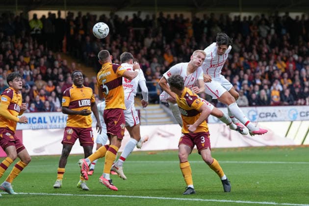 Matthias Ginter (SC Freiburg, 28) trifft per Kopfball, Tor , Schottland, Fussball, UEFA Conference League, Play-offs, Hinspiel, 2026 2027, Motherwell FC vs. SC Freiburg, 20.08.2026, Fir Park Stadium, Motherwell Motherwell Fir Park Stadium North Lanarkshire Schottland *** Matthias Ginter of SC Freiburg, 28, scores with a header; goal; Scotland; soccer; UEFA Conference League; playoffs; first leg; 2026–2027; Motherwell FC vs. SC Freiburg; August 20, 2026; Fir Park Stadium, Motherwell, North Lanarkshire, Scotland Copyright: xArnexAmbergx