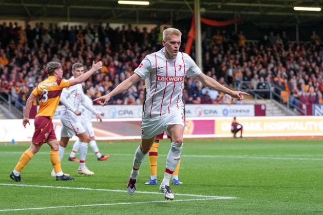 Matthias Ginter (SC Freiburg, 28) Torjubel, Emotionen, Torschuss, Abschluss, Torerfolg, Tor, Treffer , Schottland, Fussball, UEFA Conference League, Play-offs, Hinspiel, 2026 2027, Motherwell FC vs. SC Freiburg, 20.08.2026, Fir Park Stadium, Motherwell Motherwell Fir Park Stadium North Lanarkshire Schottland *** Matthias Ginter, SC Freiburg, 28, goal celebration, emotions, shot on goal, finish, goal scored, goal, Scotland, soccer, UEFA Conference League, playoffs, first leg, 2026–2027, Motherwell FC vs. SC Freiburg, August 20, 2026, Fir Park Stadium, Motherwell, Motherwell, Fir Park Stadium, North Lanarkshire, Scotland Copyright: xArnexAmbergx