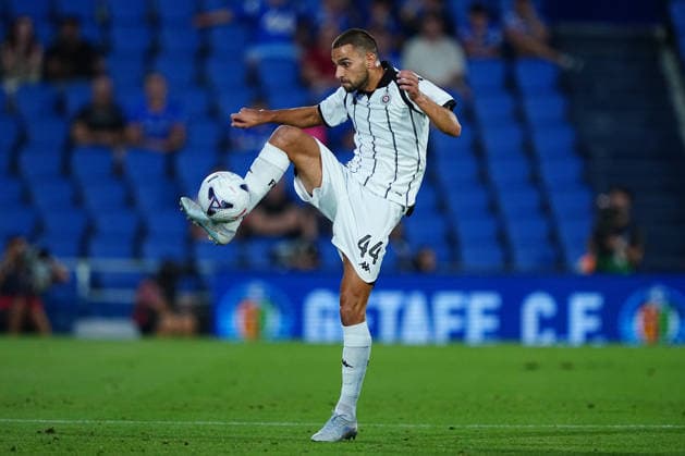 Getafe CF v FK Partizan - UEFA Conference League 2026 27 Play-offs 1st Leg Stefan Milic of FK Partizan controls the ball during the UEFA Conference League 2026 27 play-offs first leg match between Getafe CF and FK Partizan at Estadio Coliseum on August 20, 2026 in Getafe, Spain. Getafe Estadio Coliseum Madrid Spain Copyright: xGokhanxTanerx xPSxImagesxGokhanxTanerx