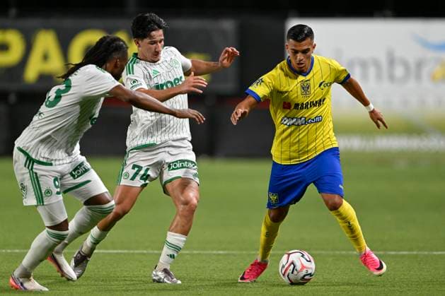 Sint-Truidense VV v Omonia Nicosia AC - UEFA Europa League SINT-TRUIDEN, BELGIUM - AUGUST 20 : Andreou Panagiotis midfielder of Omonia Nicosia AC and Sebaoui Ilias forward of Sint-Truidense VV during the UEFA Europa League 2026 27 play-off round first leg between Sint-Truidense VV and Omonia Nicosia AC on August 20, 2026 in Sint-Truiden, Belgium, 20 08 2026 Sint-Truiden Belgium  Copyright: xDhax