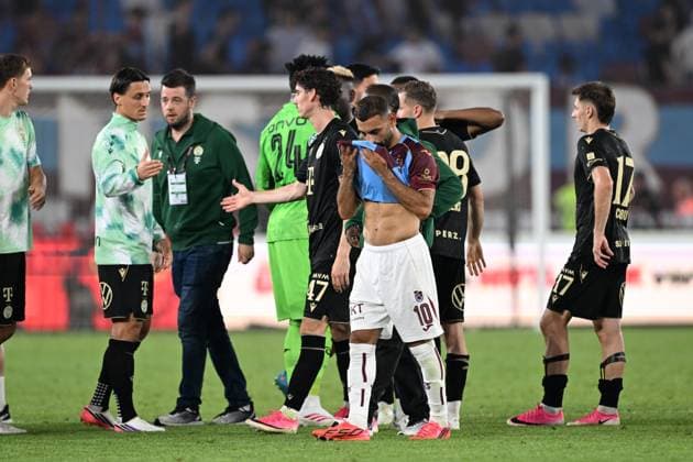Trabzonspor v Ferencvaros - UEFA Europa League TRABZON, TURKIYE - AUGUST 20: Trabzonspor s Muhammed Salah (10) reacts with disappointment after losing the UEFA Europa League playoff round first-leg match between Trabzonspor and Ferencvaros at Papara Park in Trabzon, Turkiye on August 20, 2026. Hakan Burak Altunoz Anadolu Trabzon Turkey. Editorial use only. Please get in touch for any other usage.  Copyright: x2026xAnadoluxHakanxBurakxAltunozx