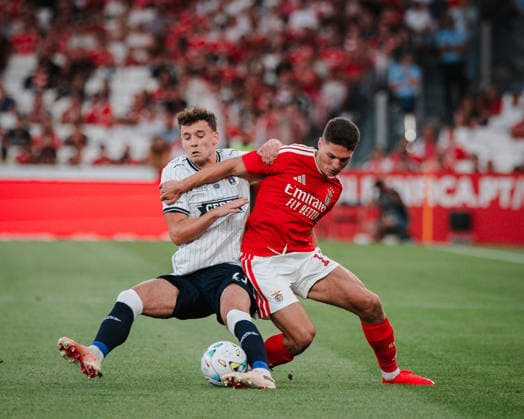 Heorhiy Sudakov of SL Benfica and Colin Rosler of Aarhus during the Europa League match between SL Benfica and Aarhus at Estadio da Luz, in Lisbon, Portugal. (Diogo Sautchuk) Copyright: xDiogoxSautchukx