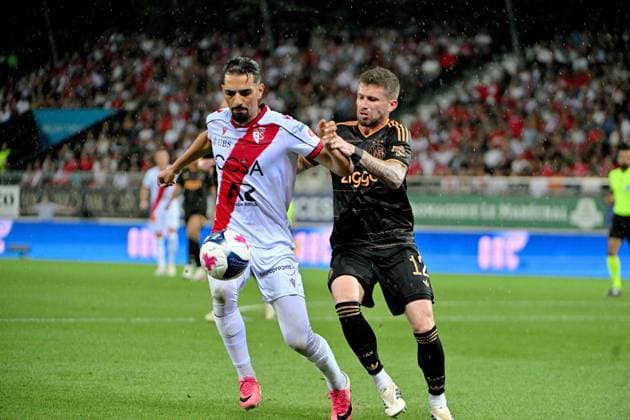 Sion, 20.08.2026, Football UEFA Conference League, FC Sion - AFC Ajax, Ilyas Chouaref (FCS 7) duel with Caio Henrique (Ajax 12) (Frederic Dubuis Imago) FC SION - AFC Ajax Imago