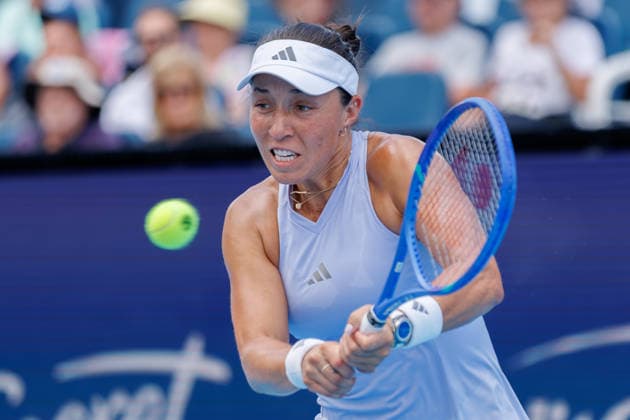 August 20, 2026, Mason, Ohio, U.S: Jessica Pegula (USA) hits a two-handed backhand during ThursdayÃ¢â‚¬â ¢s quarterfinals at the Cincinnati Open at the Lindner Family Tennis Center , Mason, Oh. Tennis 2026 - Cincinnati Open WTA, Tennis Damen  - ZUMAs304 20260820_zaf_s304_003 Copyright: xScottxStuartx