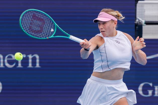 August 20, 2026, Mason, Ohio, U.S: Amanda Anisimova (USA) hits a forehand shot during ThursdayÃ¢â‚¬â ¢s quarterfinals at the Cincinnati Open at the Lindner Family Tennis Center , Mason, Oh. Tennis 2026 - Cincinnati Open WTA, Tennis Damen  - ZUMAs304 20260820_zaf_s304_048 Copyright: xScottxStuartx